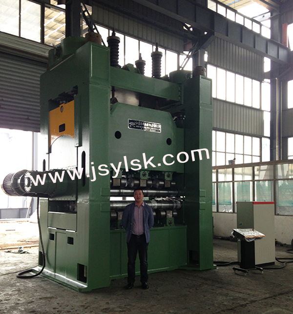 四重式中(zhong)厚闆校平(ping)機