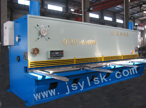 QC11Y系列(lie)液壓閘(zha)式剪闆(pǎn)機