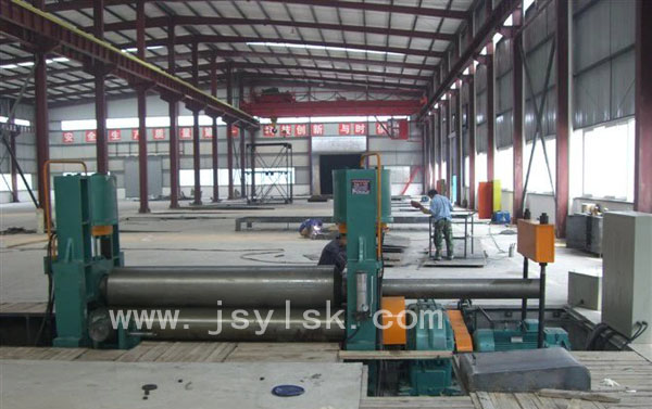 液壓三(sān)輥對稱式(shì)卷闆機