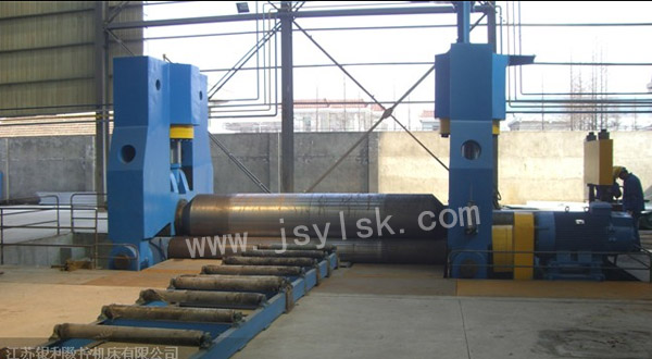 大(da)型上輥(gun)萬能式(shì)卷闆機(jī)