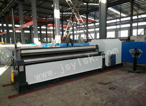 機(ji)械三輥(gǔn)對稱式(shi)卷闆機(jī)