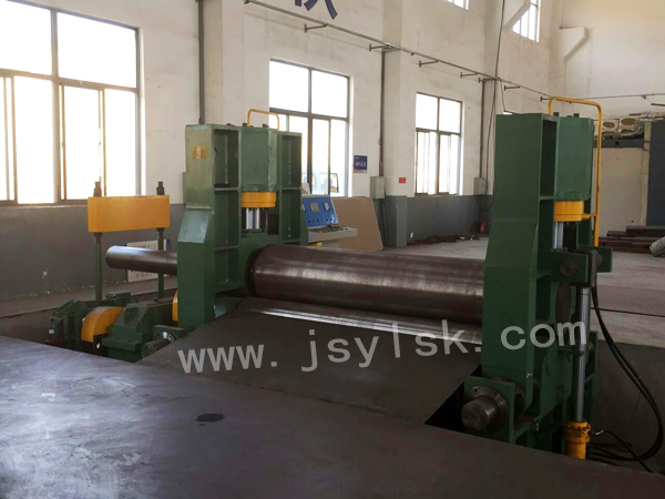 中小(xiǎo)型上輥萬能式卷(juàn)闆機