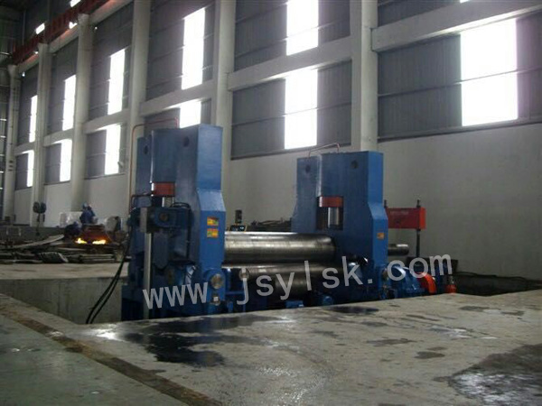 大型上輥萬(wan)能式卷闆機