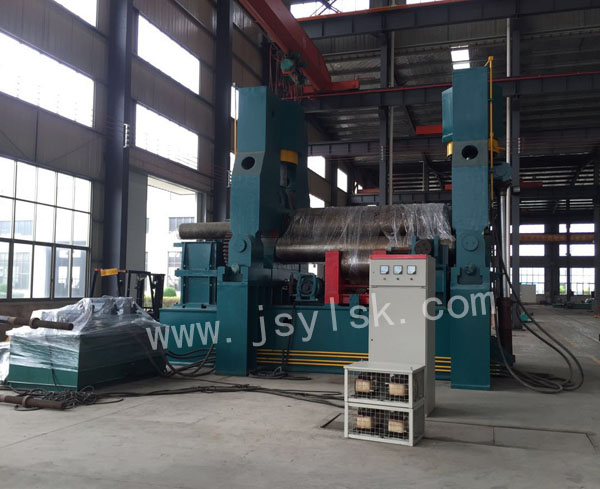 大(dà)型上輥萬(wàn)能式卷闆(pan)機