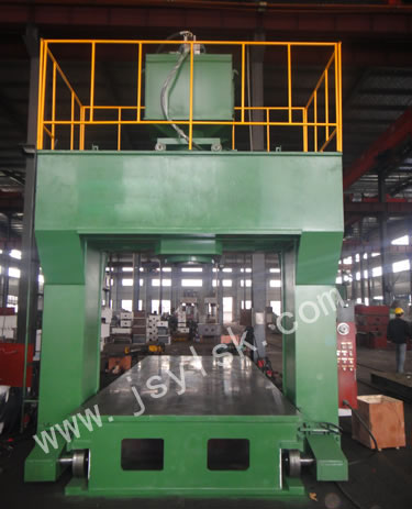 YL-78系(xi)列龍門式液(ye)壓機