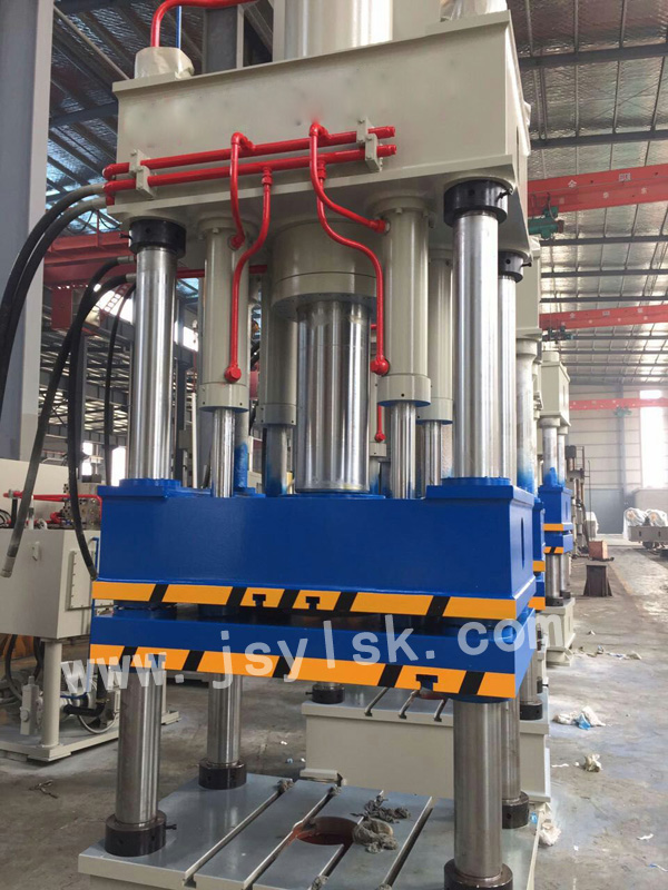 YL28四(si)柱液壓機