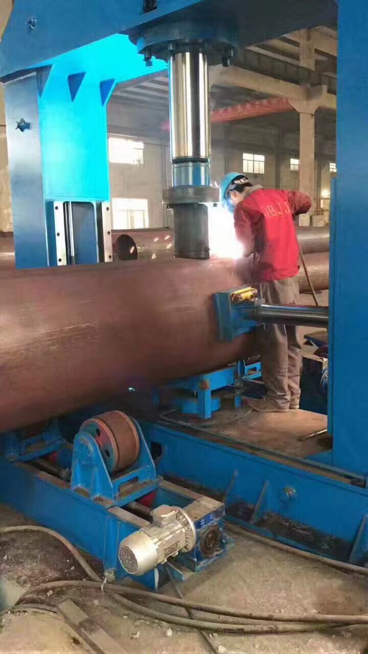 南(nan)通東海(hǎi)機床集(jí)團制管(guǎn)/鐵塔專(zhuān)用設備(bèi)