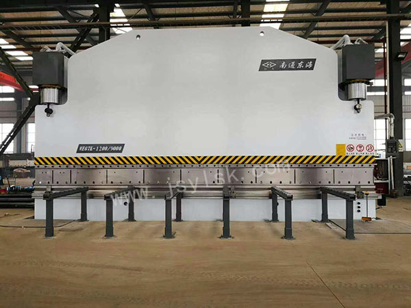 WE67K-1200/9000大(dà)型折彎(wān)機