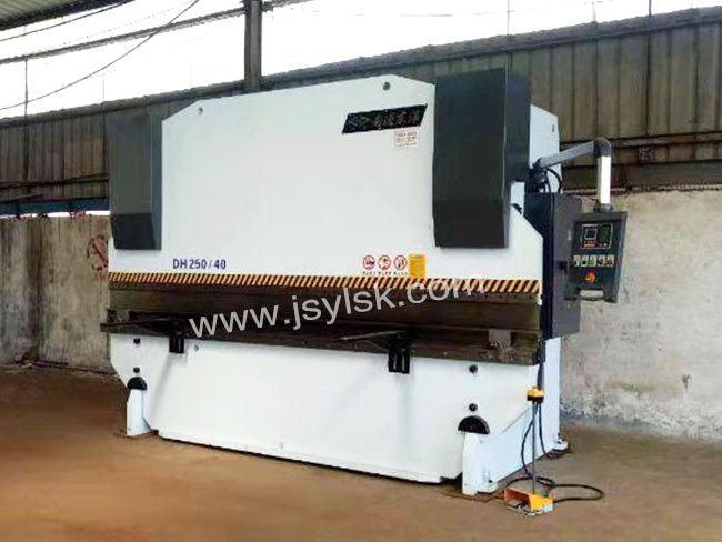 WC67Y-40/2000液(ye)壓折彎(wan)機