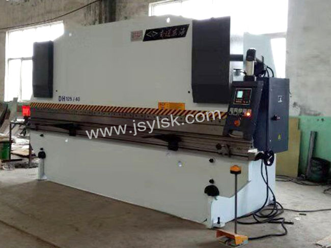 WC67Y-125/4000液壓(yā)折彎機