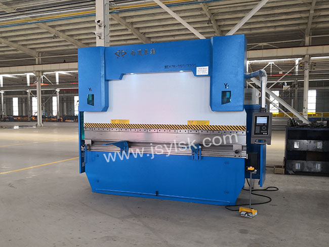WE67K-250/3200數控(kong)折彎機