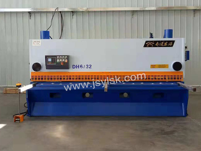 QC11Y-6*3200液(ye)壓剪闆機
