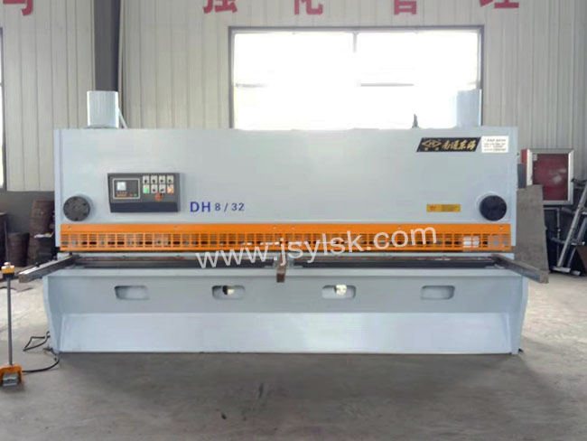 QC11Y-8*3200液壓剪闆(pan)機