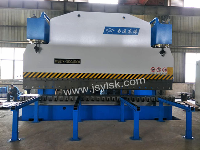 WE67K-1000/6000大型(xíng)折彎機