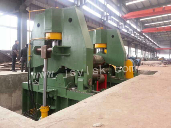 大(da)型卷闆機(jī)