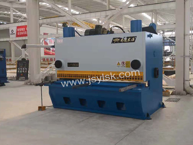 QC11Y-20*2500液(ye)壓剪闆(pan)機