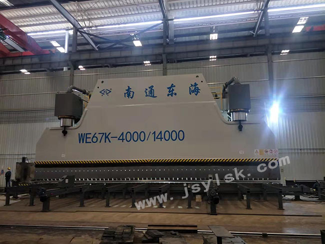 WE67K-4000/14000大(da)型數控折彎(wan)機